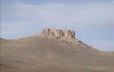 عکس کوه قلعه سنگی سمیرم(دژبهمن)